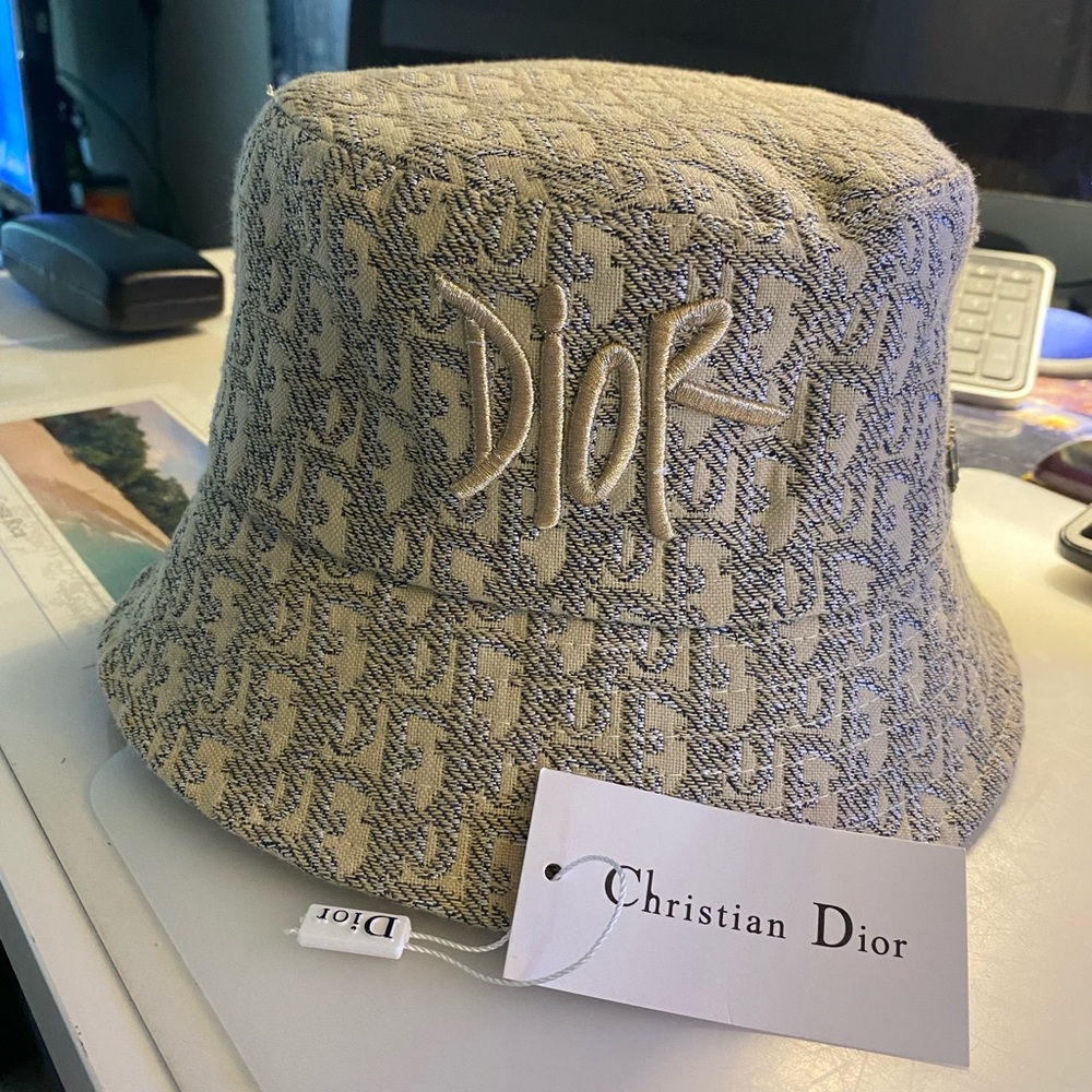 Dior bucket hat